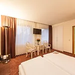 Hotel Garner East By Ihg
