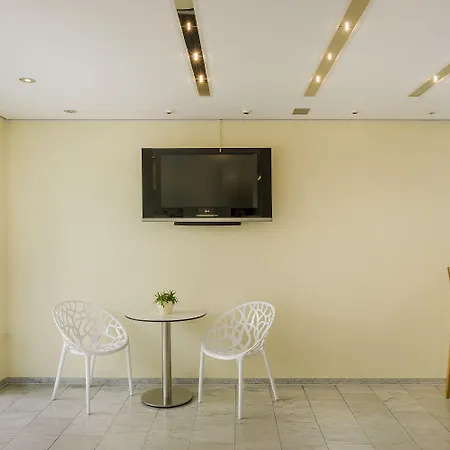 Garner East By Ihg فندق