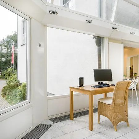 Garner East By Ihg فندق