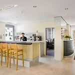 Garner East By Ihg מלון 4*