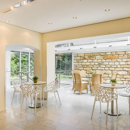 Hotel Garner East By Ihg