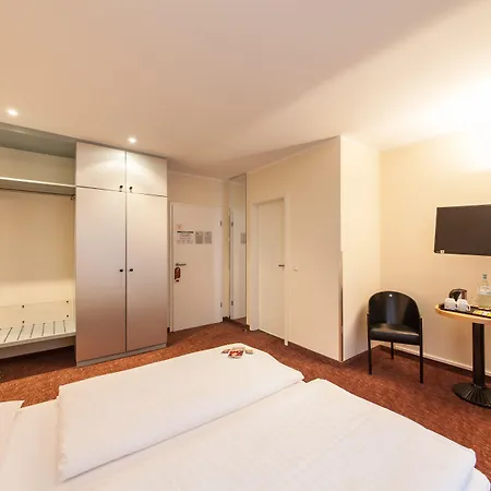 מלון Garner East By Ihg 4*