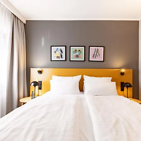 Garner East By Ihg מלון