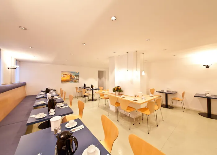 Garner East By Ihg Hotel 4*