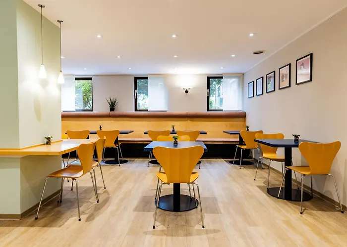 Garner East By Ihg 4*