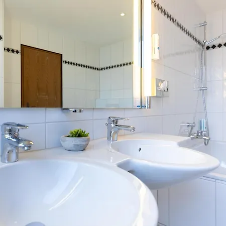 Garner Hotel Cologne East 4* Кёльн