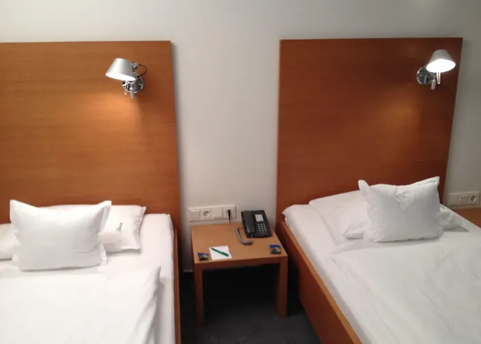 Garner East By Ihg 4*